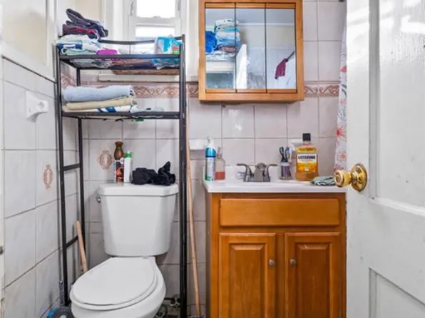 48 Vansiclen Avenue image 15 of 27