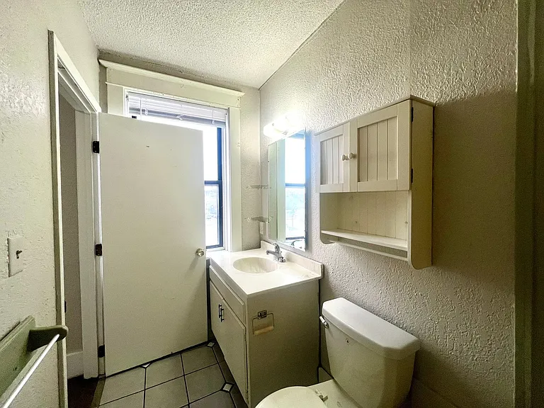 300 Belgrade Ave #401 — Photo 14