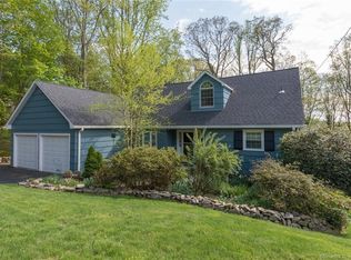 287 Carroll Rd, Fairfield, CT 06824