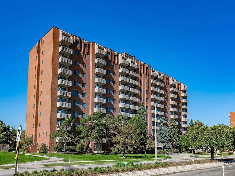 6720 Glen Erin Dr #913 — Photo 34