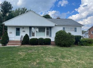 6023 Ascot Rd, Mayfield Heights, OH 44124