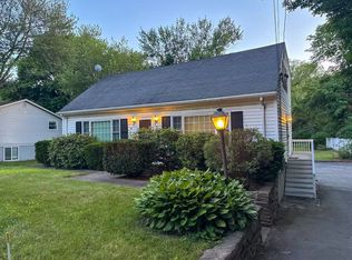 112 Marlboro Rd, Southborough, MA 01772