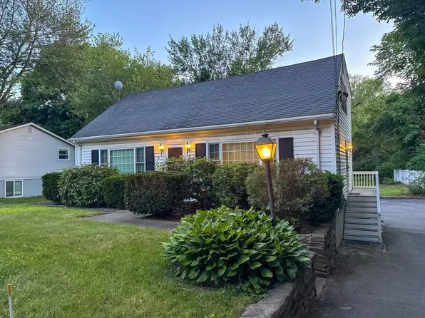 112 Marlboro Rd, Southborough, MA 01772