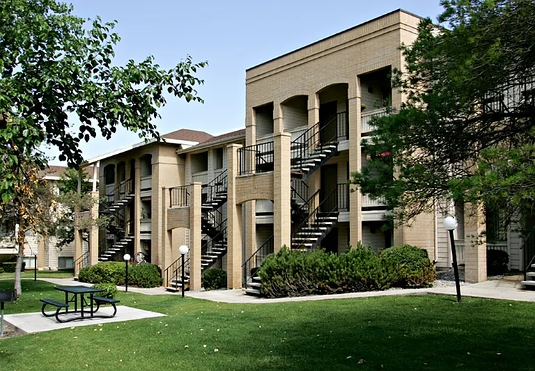 Lost Creek Apartments — Photo 25