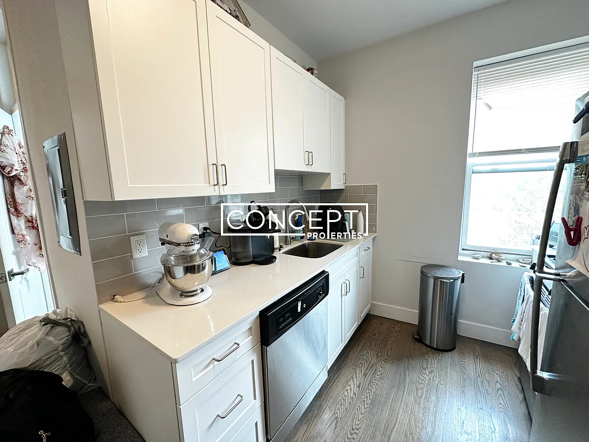 Building Photo - 77 Park Dr #14CP
