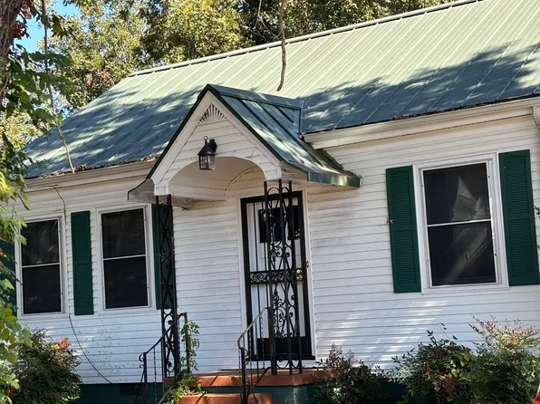 714 Water St, Tuscumbia, AL 35674