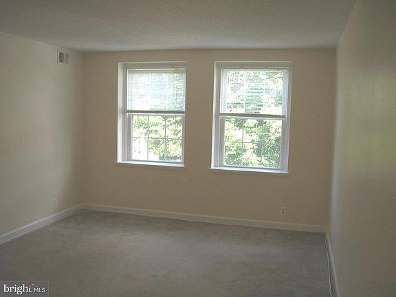 3rd image of 3028 S Abingdon St APT B2