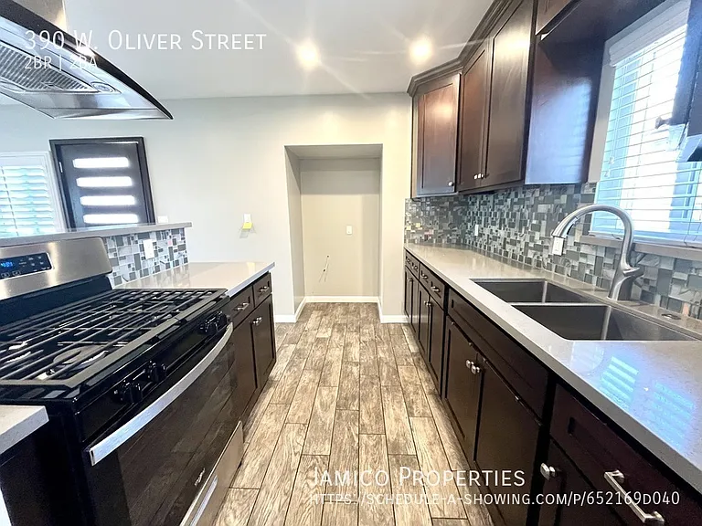 390 W Oliver St — Photo 34