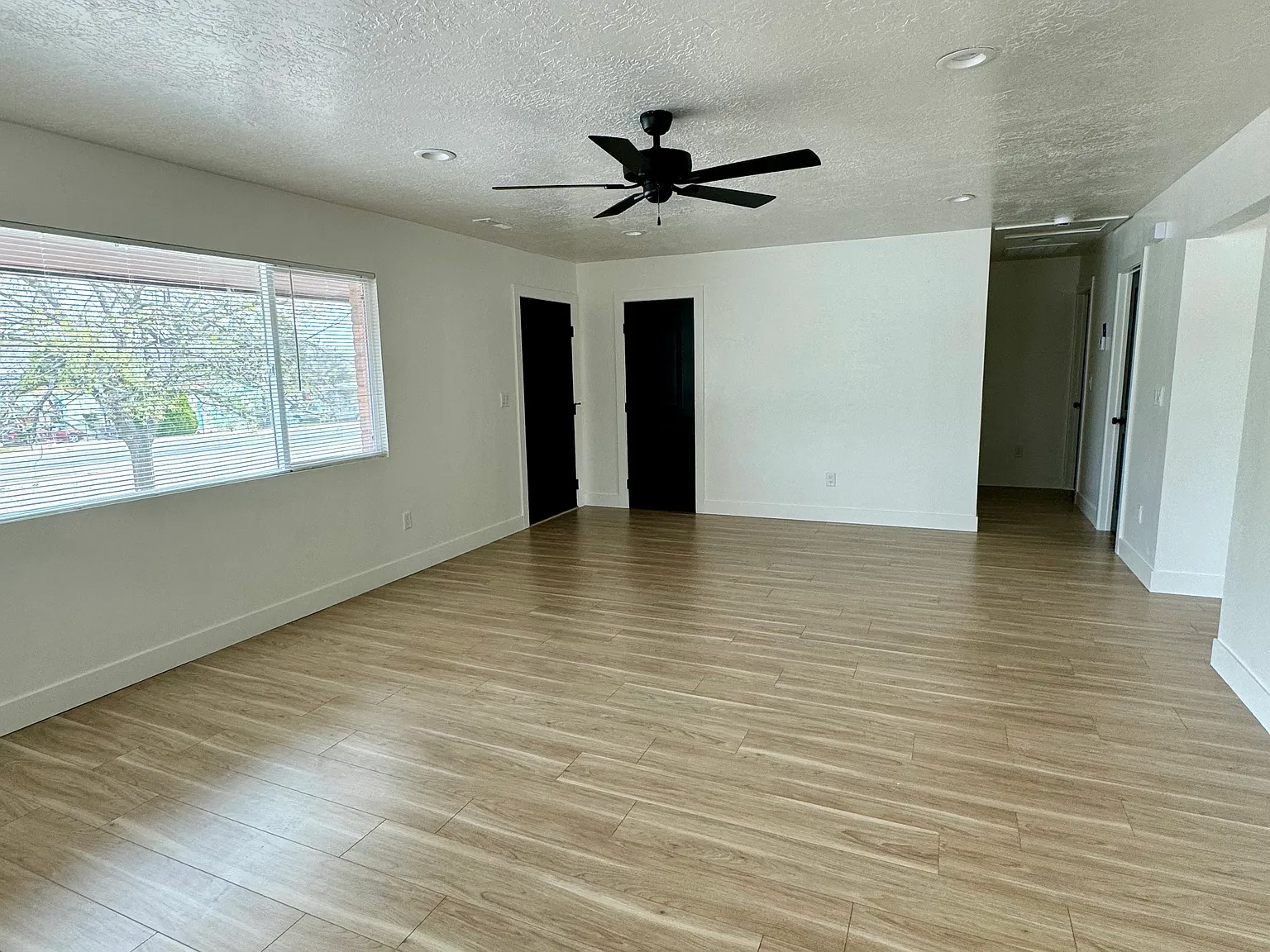 2 bed, 1160 sqft, $1,600 — Photo 4