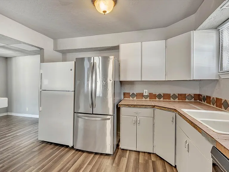545 SW 46th St — Photo 18