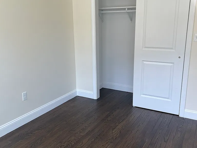 558 Winchester Ave — Photo 10