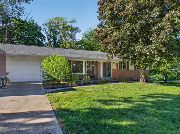 3121 E Bullock Creek Dr, Midland, MI 48640