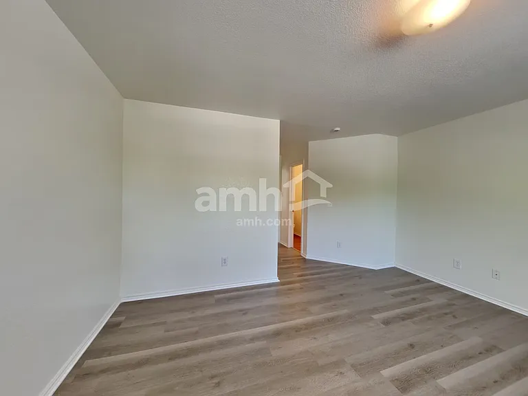 1137 Boxwood Dr — Photo 11