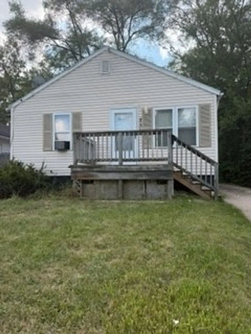 Cute Pontiac 2 Bedroom! — Photo 1