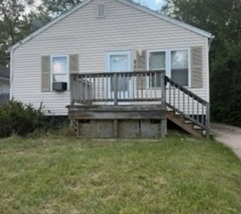 236 S Edith St