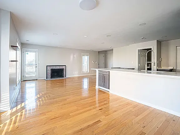 445 Clara Ave — Photo 4