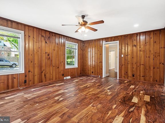 5th image of 18 Mount Airy Dr