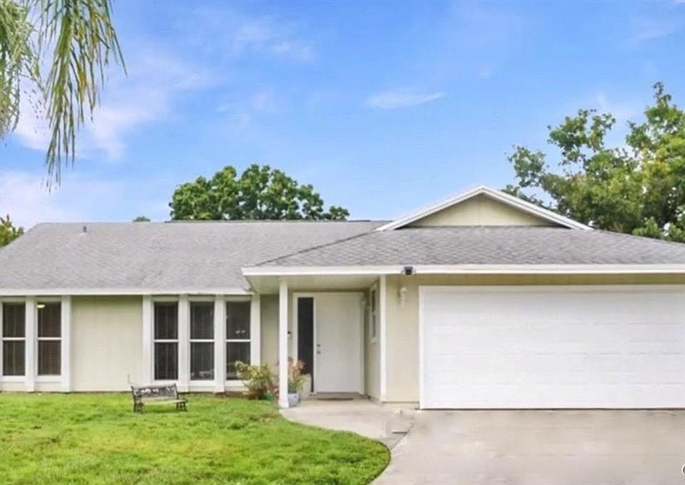 1st image of 2341 SW Fern Cir