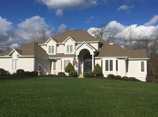 8064 Chestershire Dr, West Chester, OH 45241