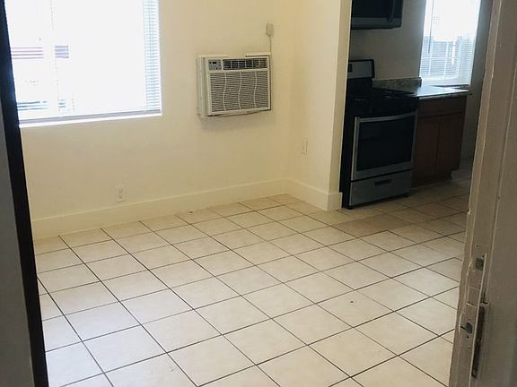 3rd image of 1550 Montgomery St APT 1