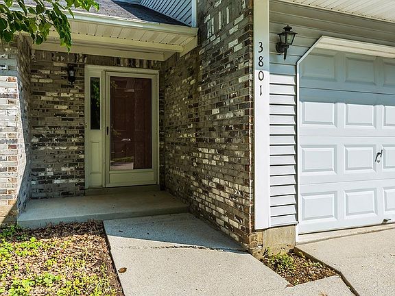 3rd image of 3801 Blackberry Ln