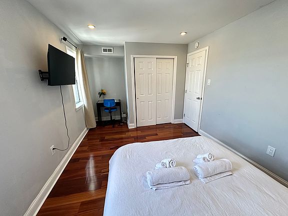 5th image of 1118 S 12th St Floor 2
