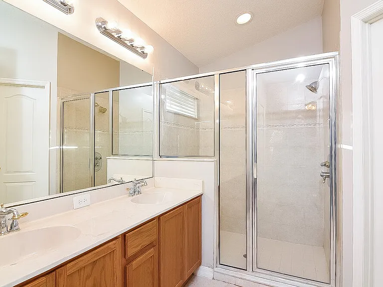 601 Straw Lake Dr — Photo 8