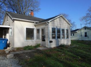 145 Shady Ave, Flora, IL 62839