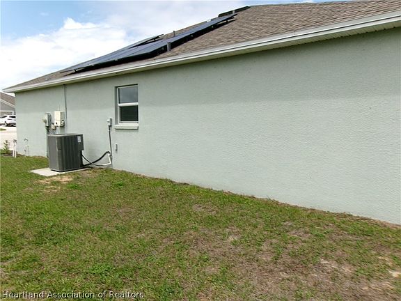 3rd image of 512 Central Ridge Ln