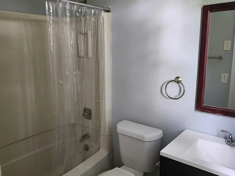 1438 E Cedar Ln — Photo 8