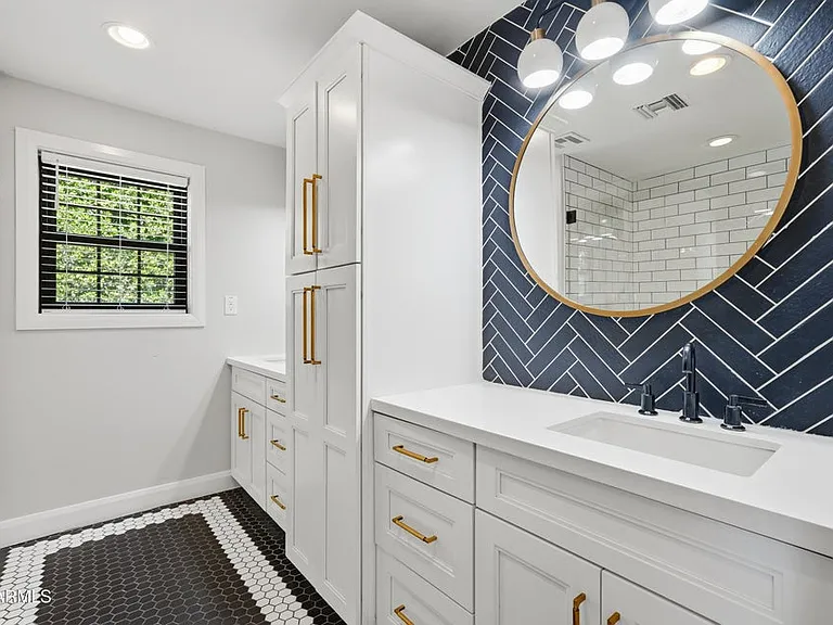 2672 E Mesquite St — Photo 37