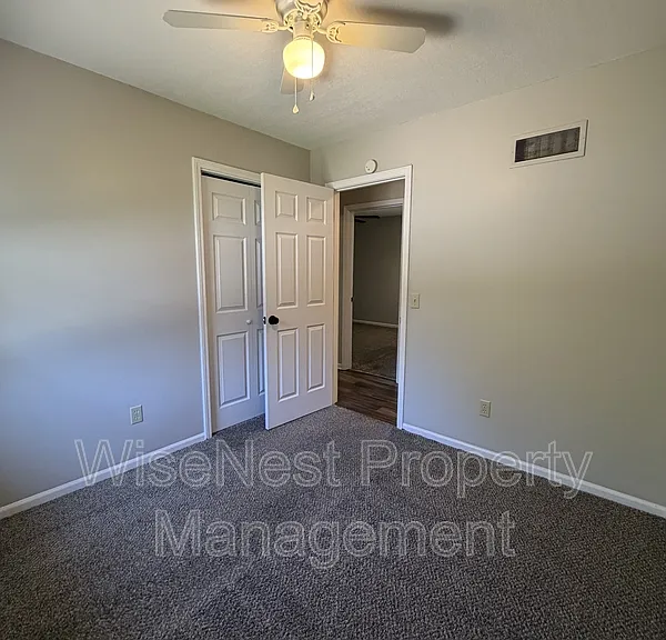 1820 E Cherokee Ln — Photo 11