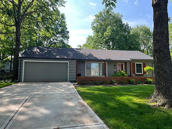 2nd image of 5865 Granada Ln