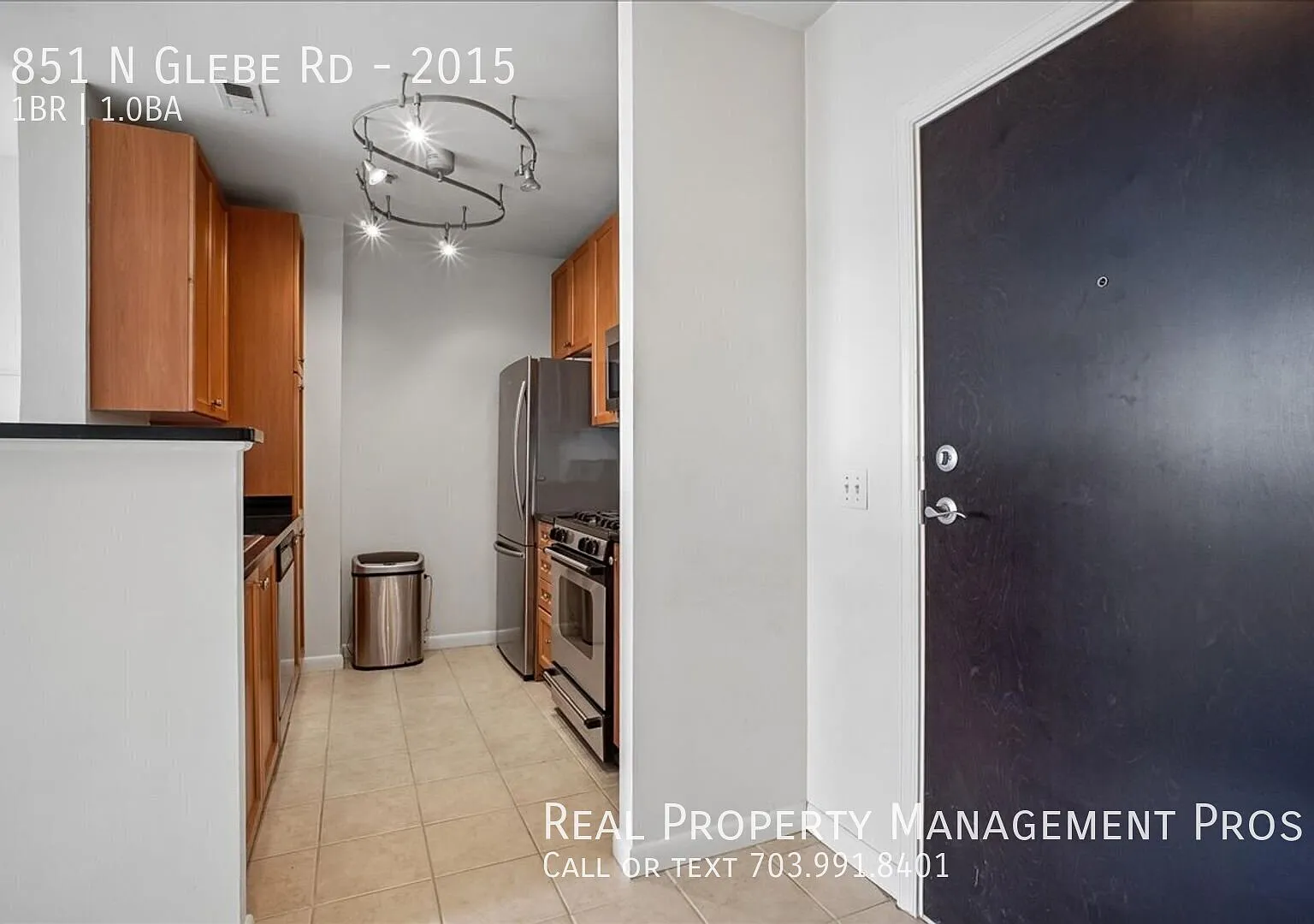 City views, private balcony, and resort-style living in the heart of Ballston. — Photo 4