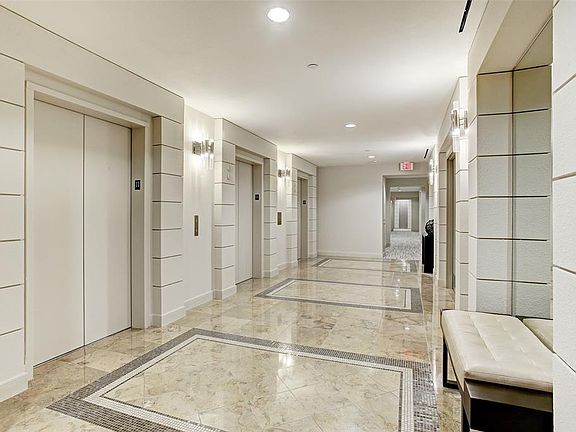 3rd image of 3333 Allen Pkwy Unit 2408