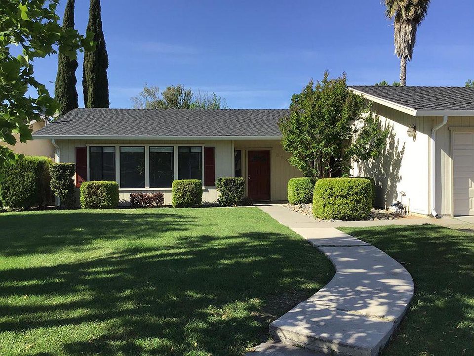 1st image of 3241 Estate Dr