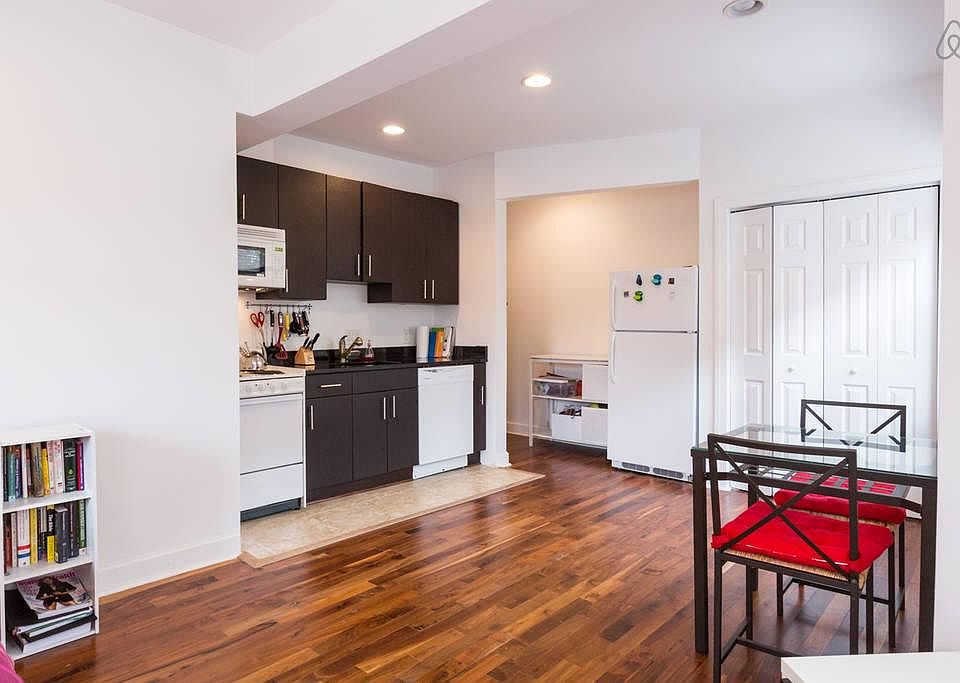 2nd image of 1416 Chapin St NW