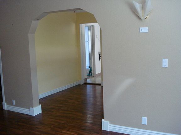 Entrance to Dining Room from Living Room