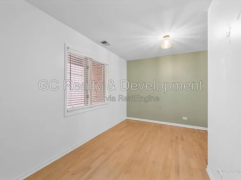 832 W Barry Ave #B — Photo 18