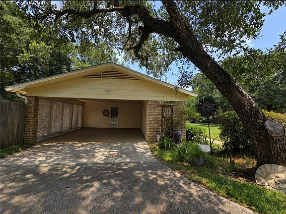 3rd image of 309 Ponce De Leon Dr E