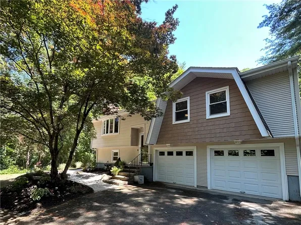 143 Smith Rd, Burrillville, RI 02830