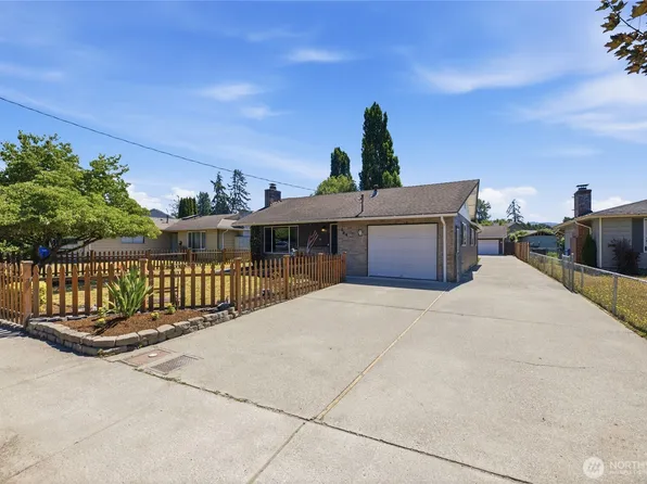 506 Calistoga Street W, Orting, WA 98360