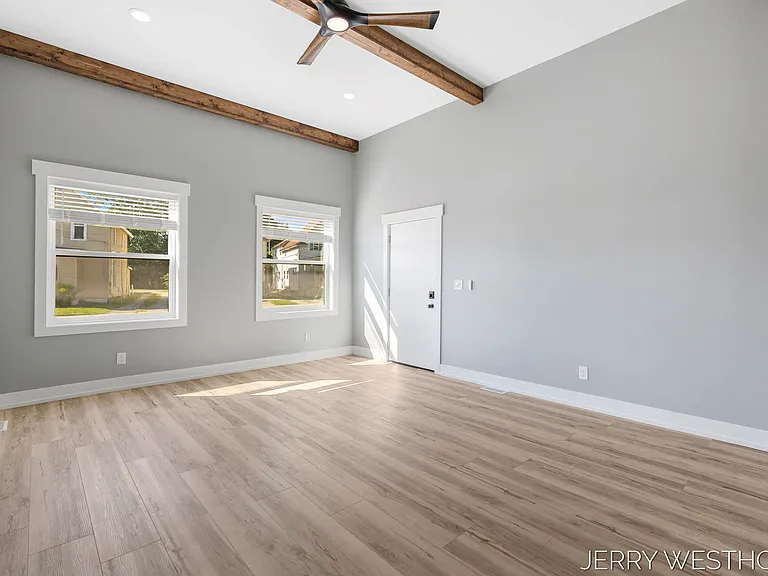 715 Butterworth St SW #3 — Photo 8