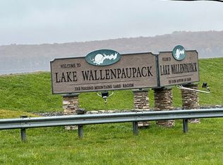 140 Tuckermans Ravine, Tafton, PA 18464