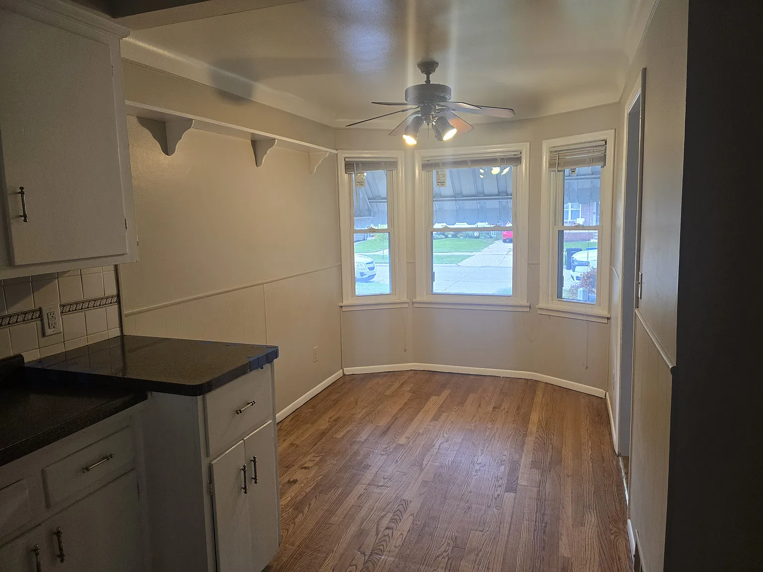3 bed, 1600 sqft, $1,700 — Photo 4