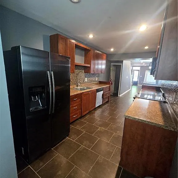 856 N 8th St — Photo 3