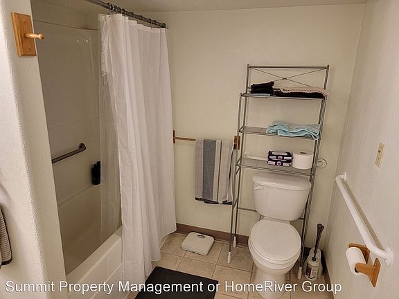 5th image of 210 Grant St #3