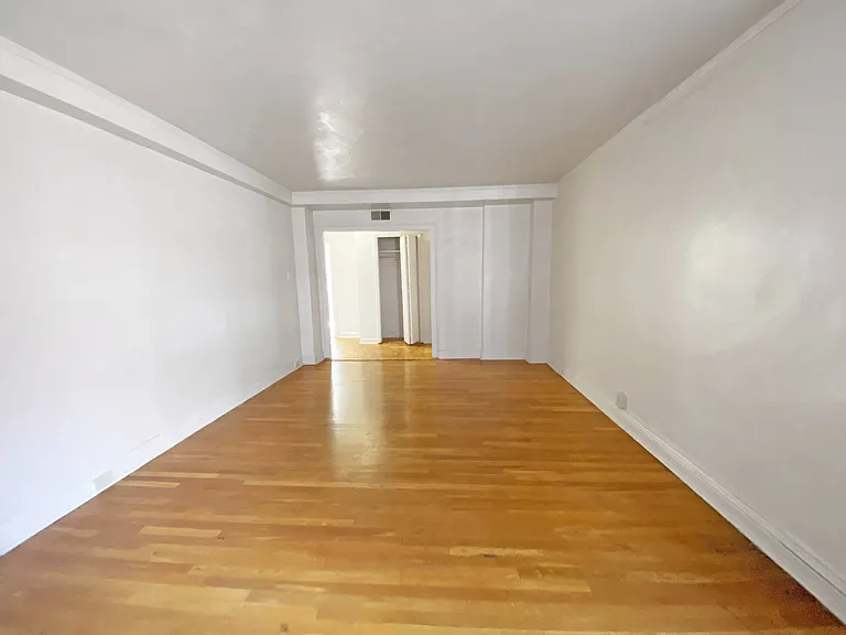 Hobart Court — Photo 12
