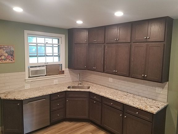 2nd image of 1538 Oakwood Dr
