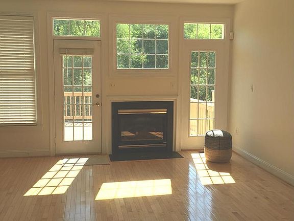 3rd image of 1160 Regal Oak Dr